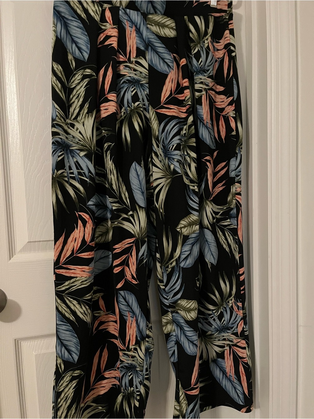Philosophy Black Wide-Leg Tropical Print Pants with Blue and Coral Leaves